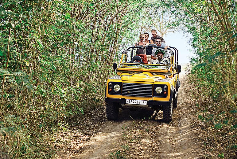 Society Islands & Tuamotus © Roger Paperno